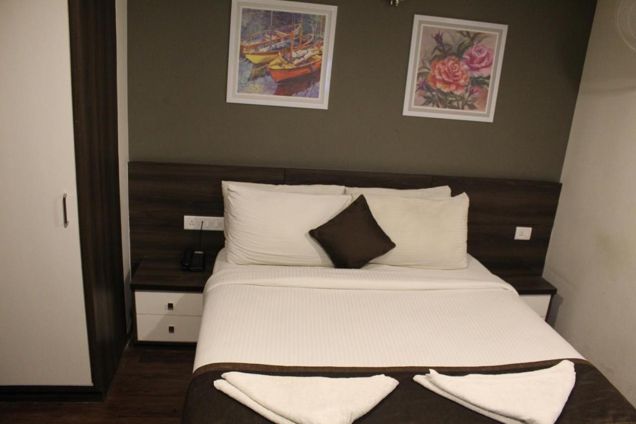 Hotel Royal Inn - Electronic City Бангалор Экстерьер фото